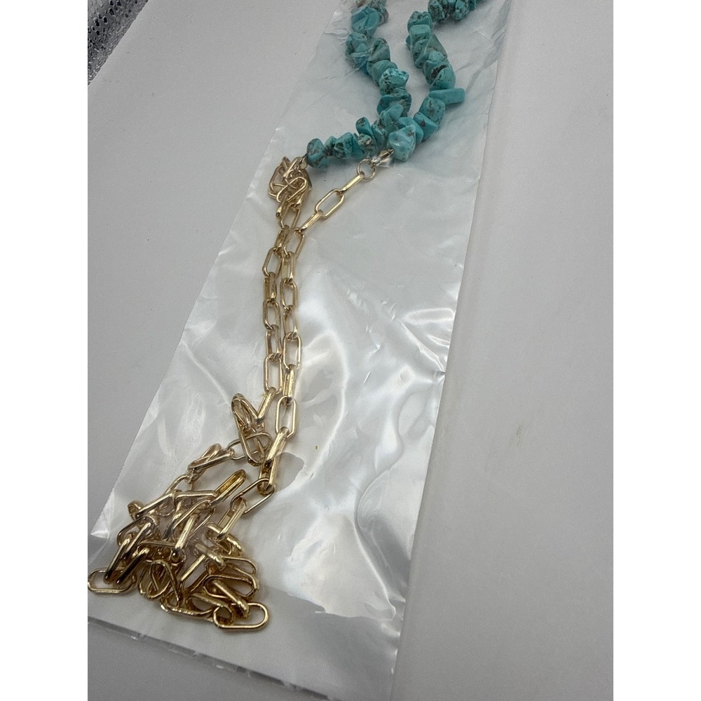 Fashion Accessory Turquoise Acrylic Curb Link Eyewear Chain & Chip Necklace Set - Picture 6 of 7